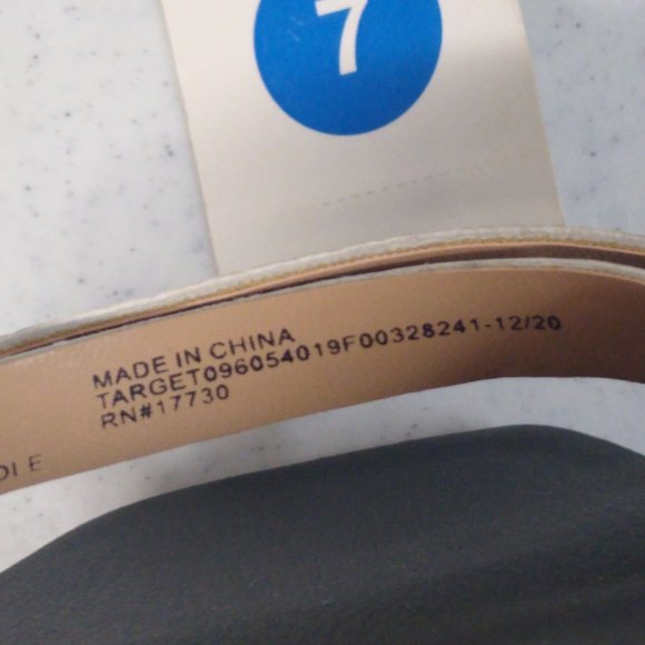 A New Day Sandals Snakeskin Size 7 Women Embossed Strappy Slide On Sandal NWT - Picture 6 of 7